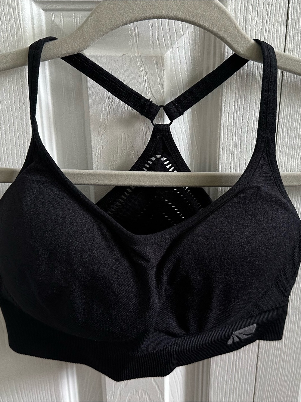 Seamless Black Support Sports Bra with Racerback Medium